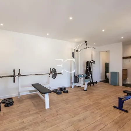 Easy Cles - 4 Bedrooms Pool Ac