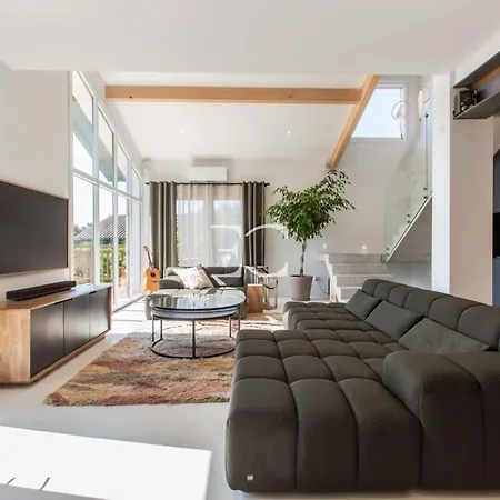 Easy Cles - 4 Bedrooms Pool Ac Willa
