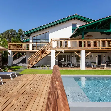 Easy Cles - 4 Bedrooms Pool Ac *