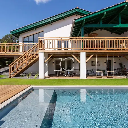 Willa Easy Cles - 4 Bedrooms Pool Ac