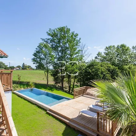 Willa Easy Cles - 4 Bedrooms Pool Ac *